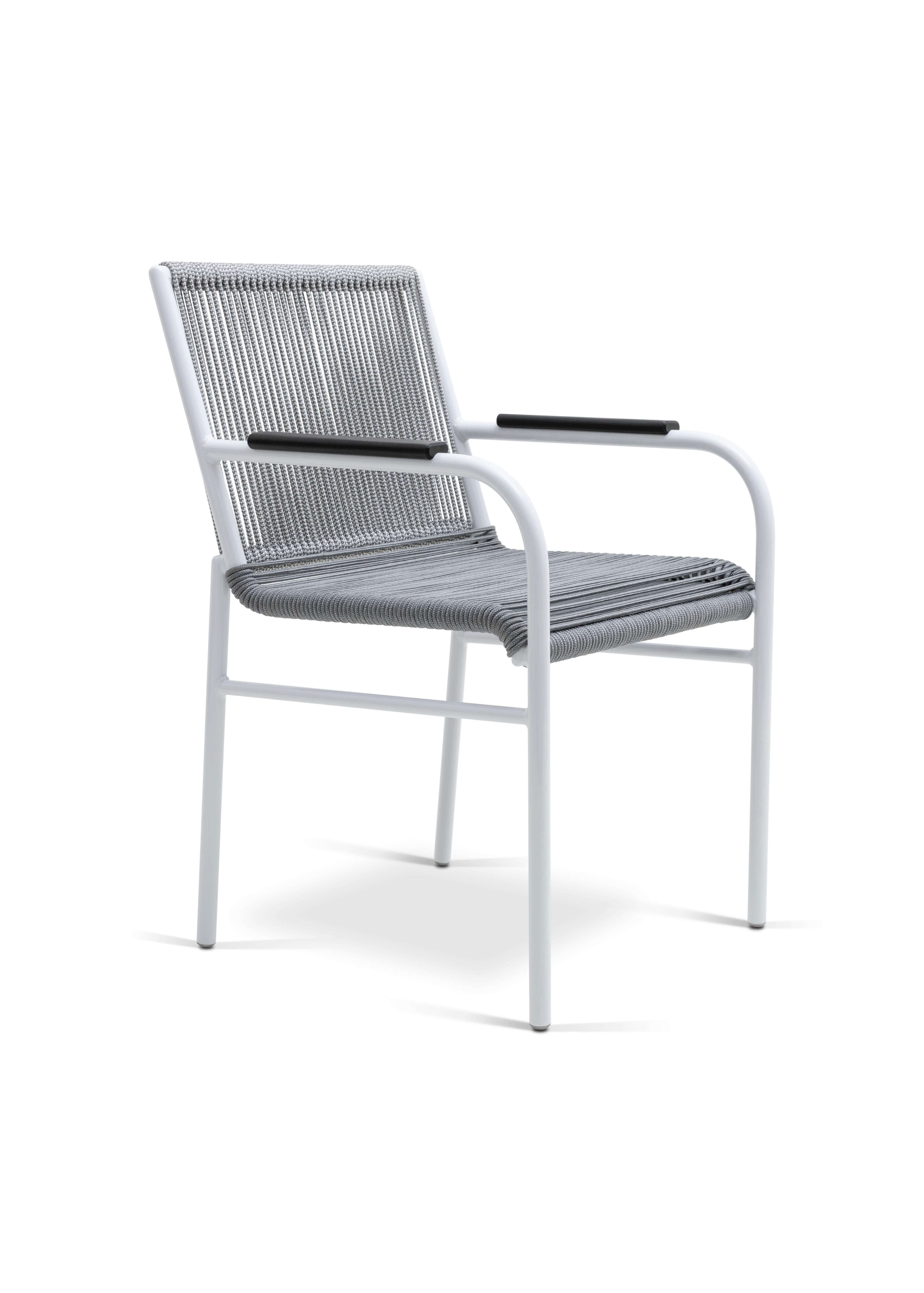 TRAÇO CHAIR WITH ARMS